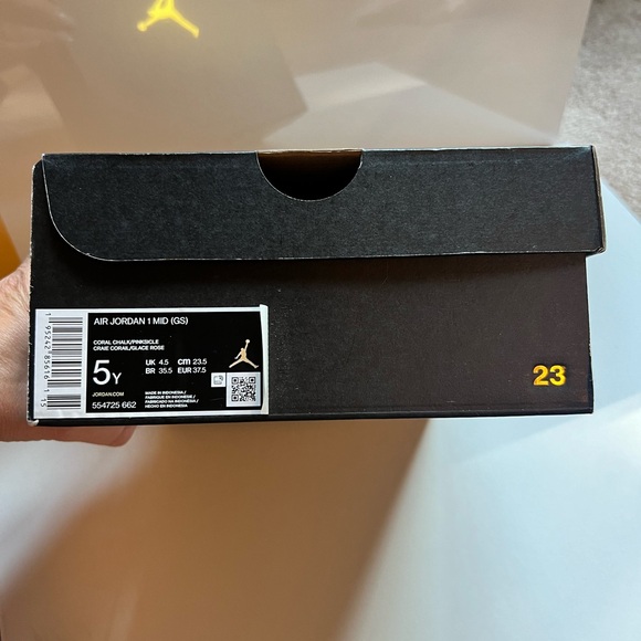 Air Jordan 1 Mid Black and Pink - Picture 8 of 8